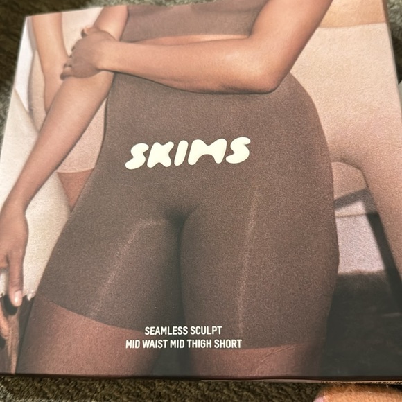 New
Shapewear Shorts
MID THIGH SHORT - Picture 7 of 7